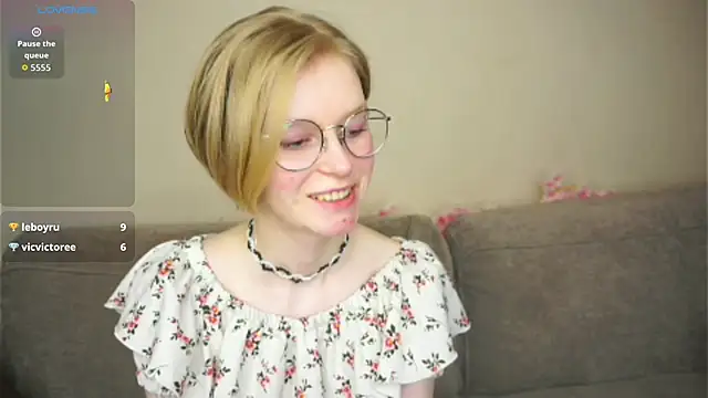 ToyaPletz Chat XXX live