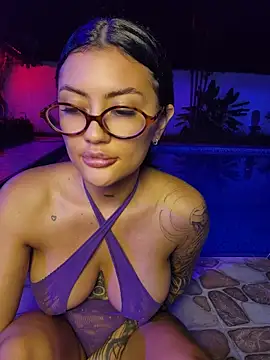 Roma_xxx's Live XXX Chat