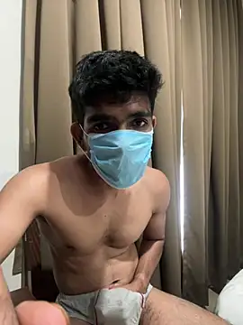 BadBoyTom78: διαδικτυακό σόου στην κάμερα