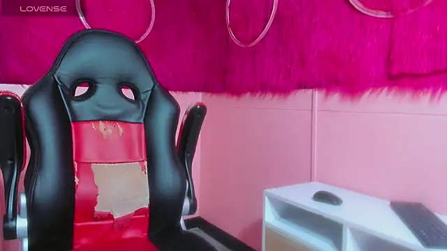 Chat +18 de Mia_dasilva_ ao vivo