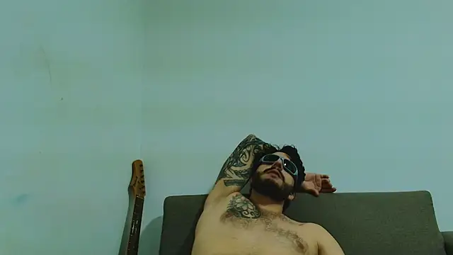 Chat XXX ao vivo de thomas_gun