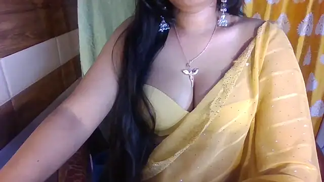 Chat XXX en directo de Yashika_Loves