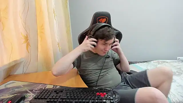 iliaskrislove Chat XXX in diretta