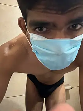 BadBoyTom78 Adlı Modelin Canlı XXX Sohbeti