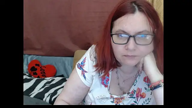 PlayfullMature Chat XXX live