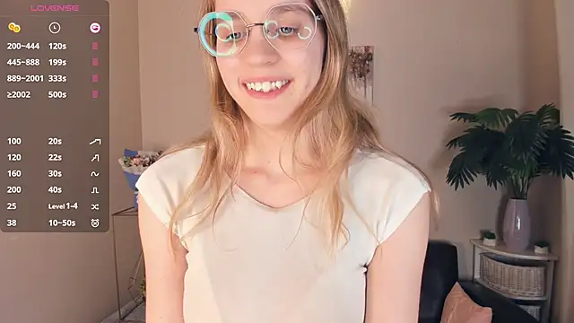 JoanBaggott live XXX chat