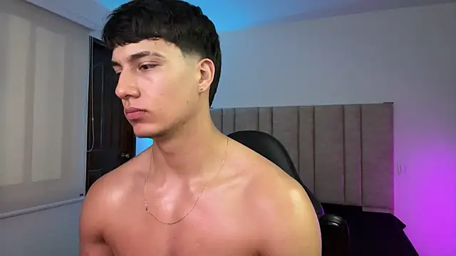 CHRIS_MORGAN1: διαδικτυακό σόου στην κάμερα