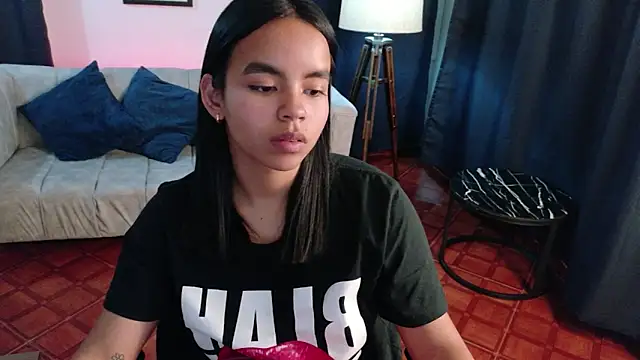 SofiaMante_ Adlı Modelin Canlı XXX Sohbeti