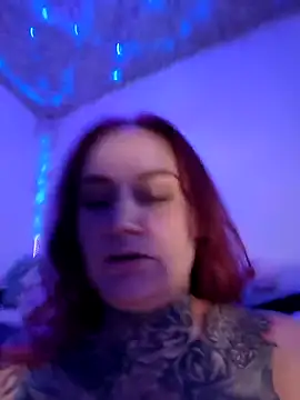 Pokazy przed kamerką – blazed_vixen