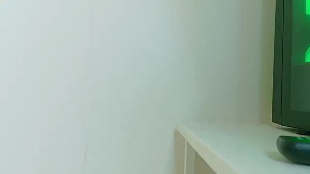 Онлайн чат XXX RiriiBrunette__