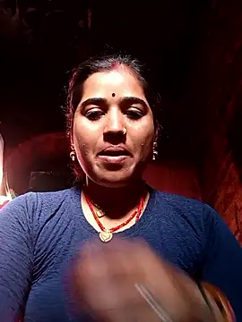 Hot_kamla Show in webcam