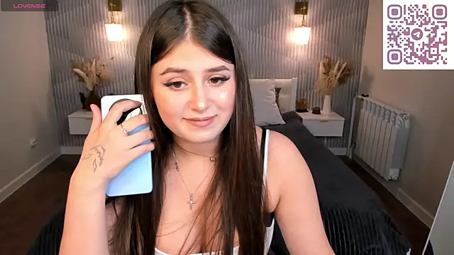 Crystal-Lace Live XXX-chat