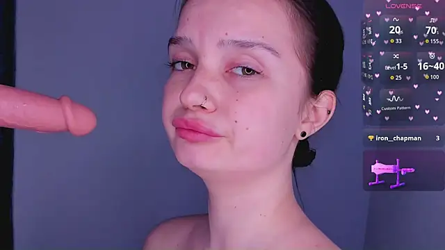 bitchpeace_'s Live XXX Chat