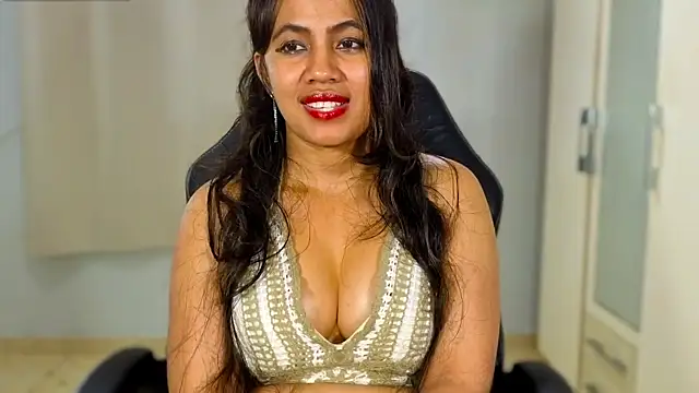 دردشة FannyXhot الجنسية المباشرة