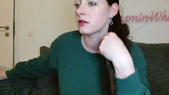 Jasmin-White Chat XXX in diretta