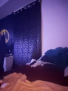 MzGigglez69 webkamerás műsora