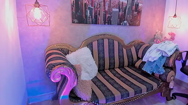 Chat +18 de Salome_Smitth_1 ao vivo