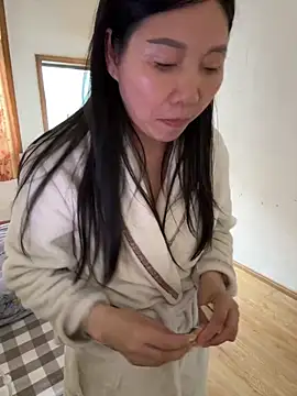 xiiuuff18 Chat XXX in diretta