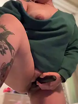 Pumpkin_bunny Show in webcam