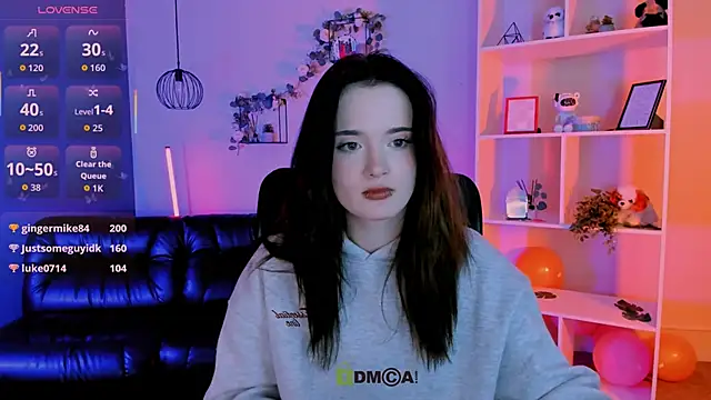 liana_kisses élő XXX-chatje