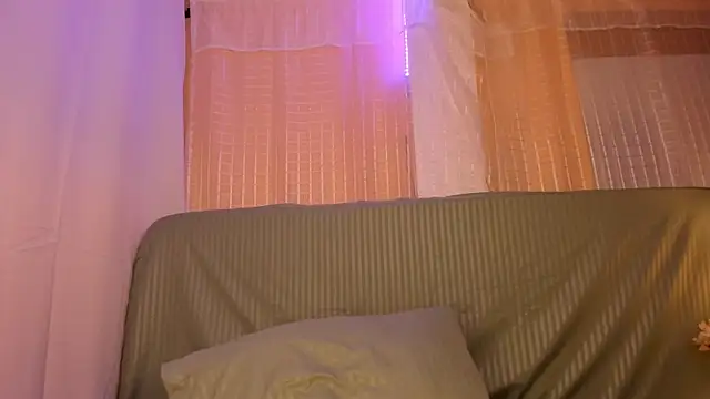 Chat +18 de ManuelaEvans_ ao vivo