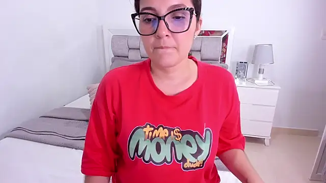 แชท XXX สดของ Camilaa_bueno