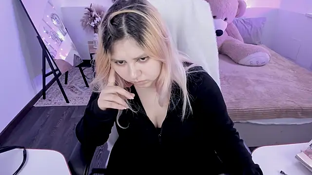 DiaAngell's Live XXX Chat