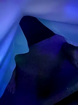 Pokazy przed kamerką – chronic_vibez