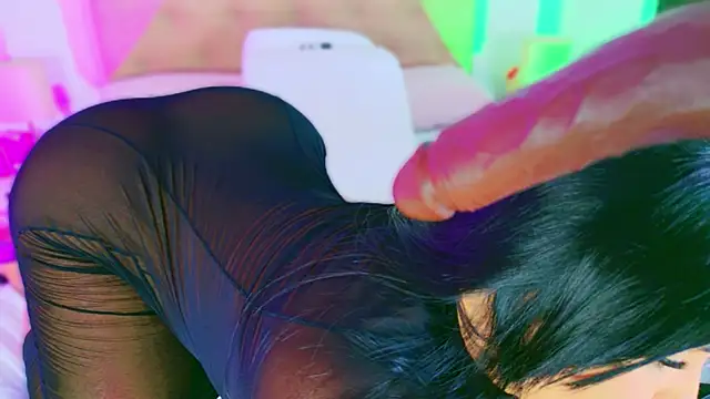 دردشة CharlootteEvans الجنسية المباشرة