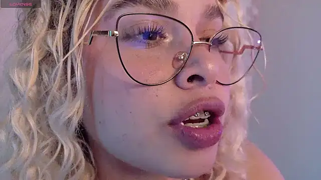 Haelycute 现场XXX聊天