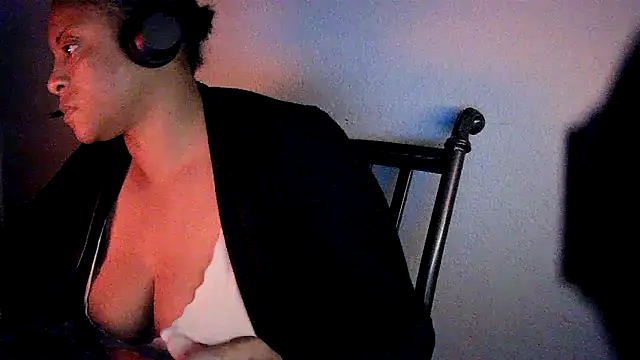RealCajunRedd's Webcam Show
