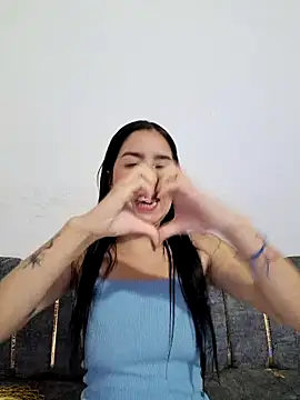 royalgirls_x Adlı Modelin Canlı XXX Sohbeti