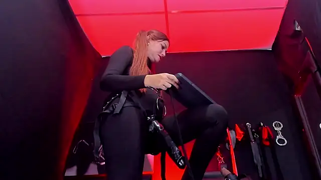 MiaaNoir Chat XXX live