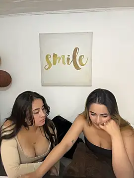 Antonella_Julieta Show in webcam