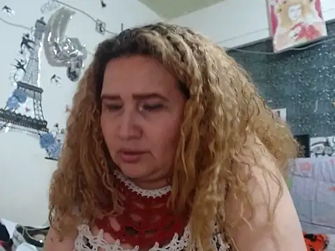 Онлайн чат XXX Perla1981--