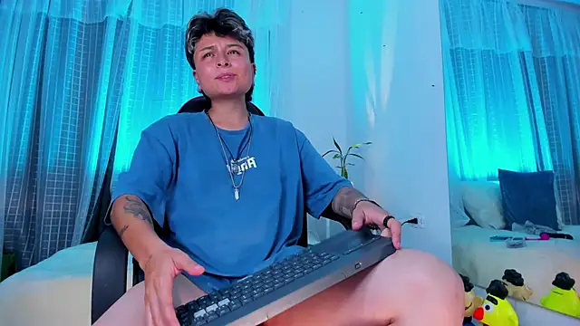 Chat +18 de Zury_Ramirez ao vivo