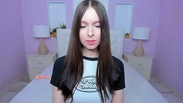 dark_k1tty Show in webcam