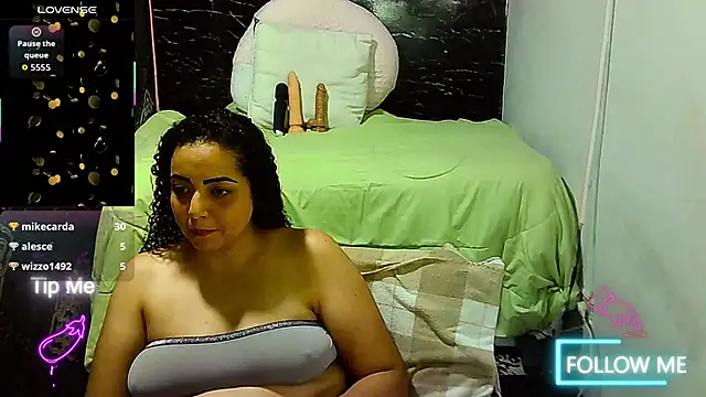 _naughty_milf Adlı Modelin Canlı XXX Sohbeti