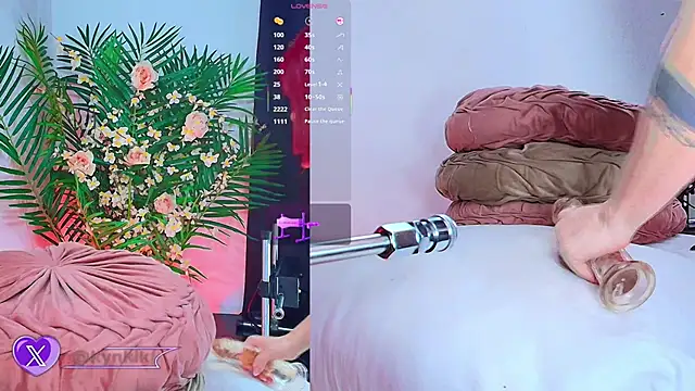 Kinky__Karo: онлайн-секс-чат