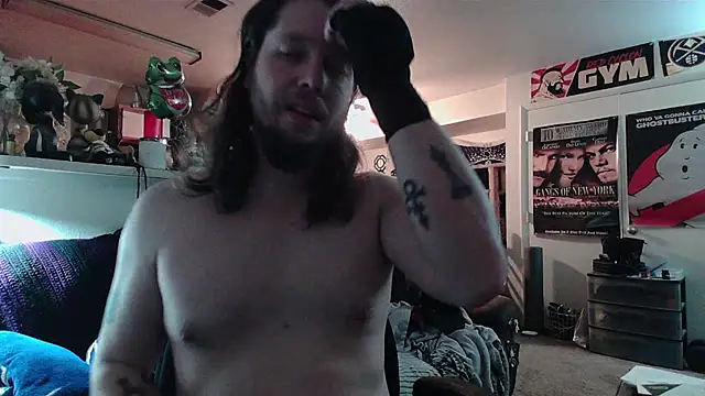 biggerisbetter12 Show in webcam