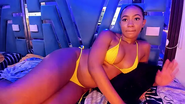 emii_brown Chat XXX live