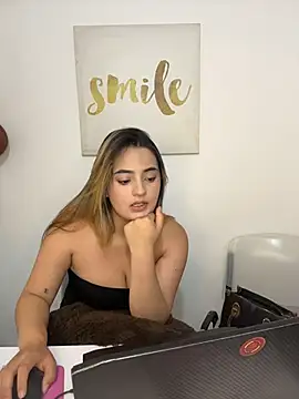 Antonella_Julieta Chat XXX in diretta