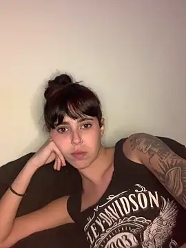 ninapellegrini17's Live XXX Chat