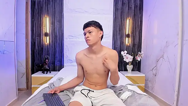 Apolo_jonnes Show Webcam