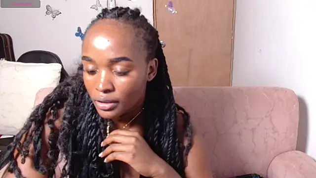 YANADEBAYO: διαδικτυακό σόου στην κάμερα