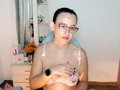 XXX chat uživo modela BOREAL_MOON