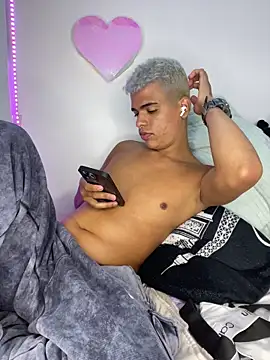 Chat +18 de PrincesLeo ao vivo