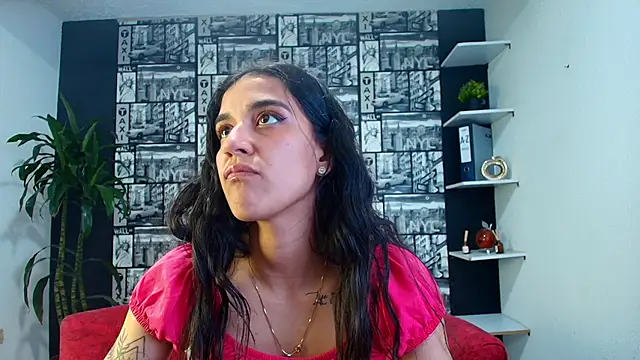 Chat +18 de DanielaMonroe ao vivo