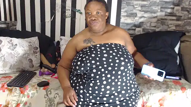 Chat XXX ao vivo de BigHotMatureXx