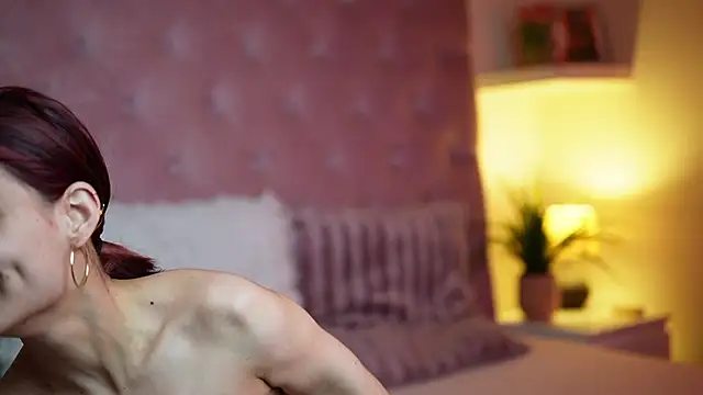 MaiaMini's Webcam Show